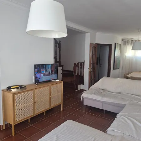 - T3 Apartament *