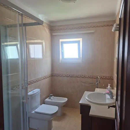 - T3 Apartament Sesimbra